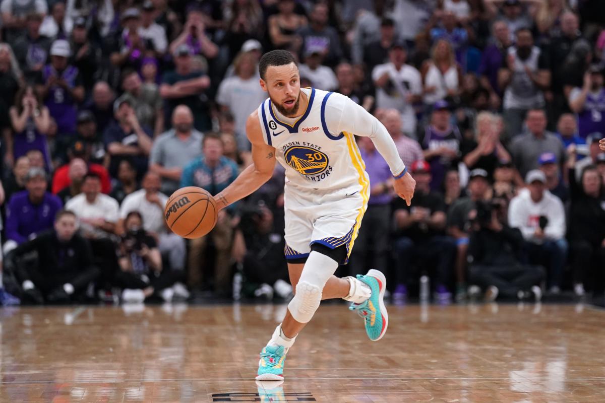 Stephen Currys Historic Game 7 Helps Warriors Close Out Kings Sets Up